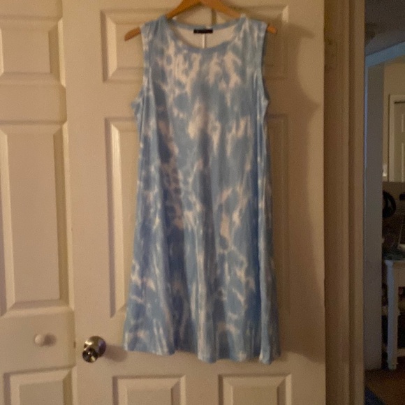 Light blue dress clouds like pattern - Picture 1 of 4